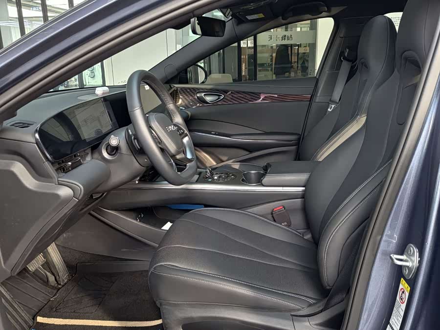 BYD Seal 2025 car image #6