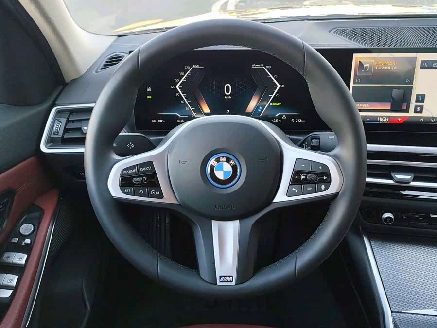 BMW i3 2025 car image #6