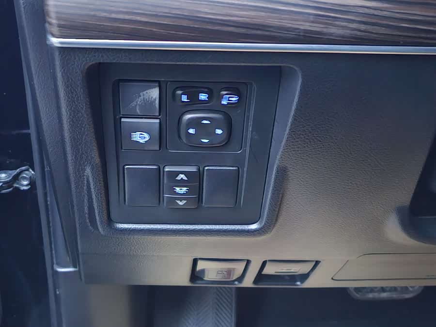 Toyota Land Cruiser Prado 2019 #6 Toyota Land Cruiser Prado 2019 car image #6