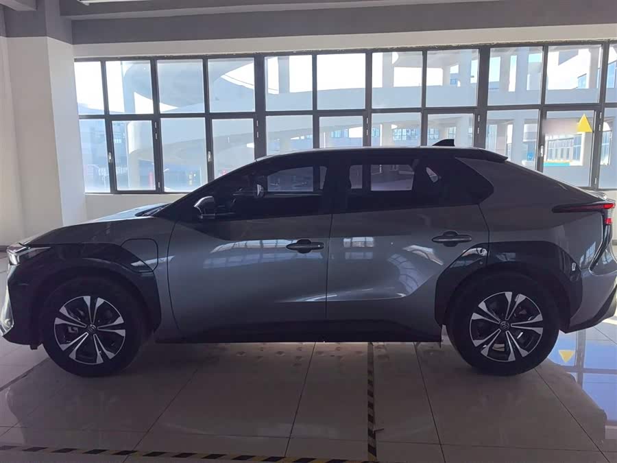 Toyota bZ4X 2022 immagine di auto #6