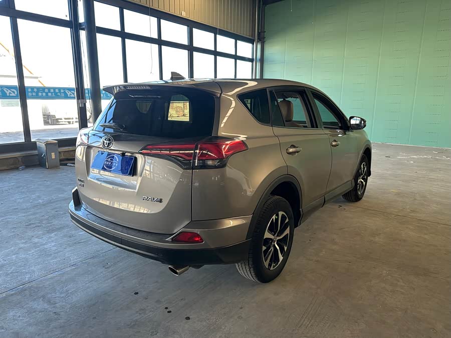 Toyota 2018 car image #6