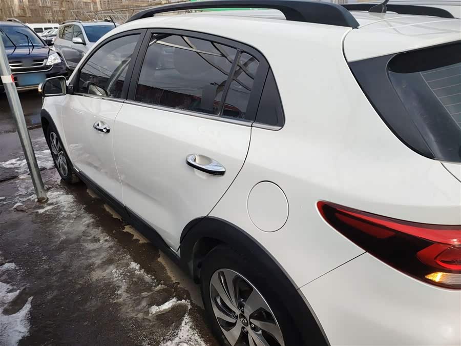 Kia Rio Cross 2017 صورة سيارة #6