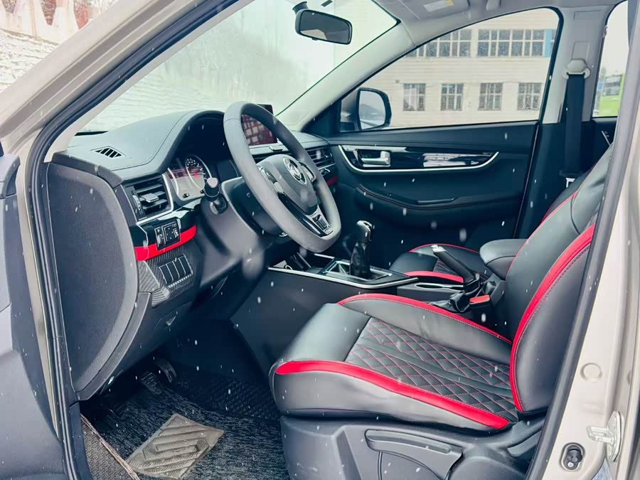 Forthing T5 2020 immagine di auto #6