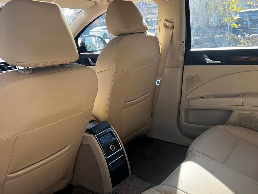 Skoda Superb 2013 car image #6