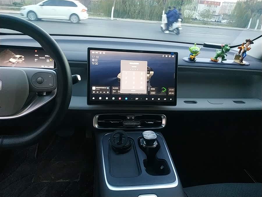 零跑汽车 零跑B01 2025 汽车图片 #6