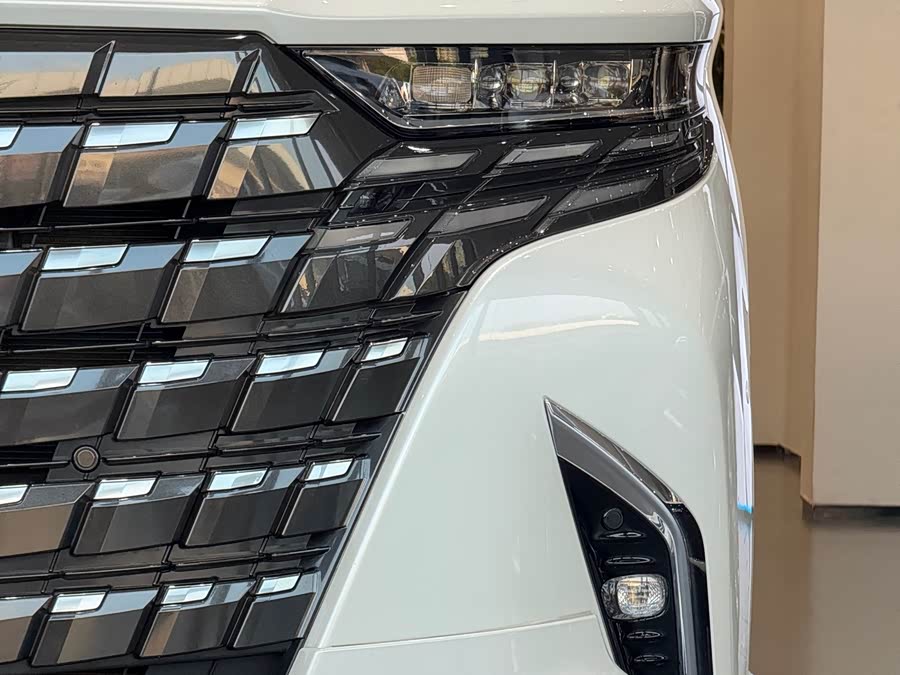 Toyota Alphard #6 Toyota Alphard car image #6