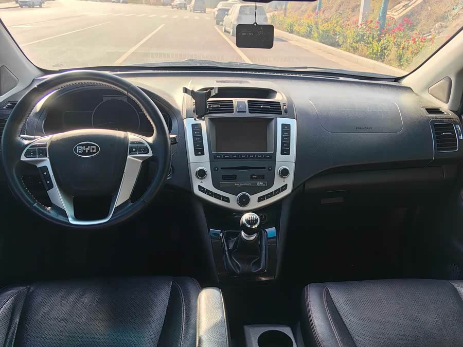 BYD S6 2015 #6 BYD S6 2015 car image #6