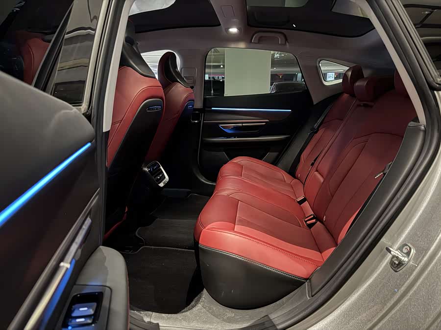 Xpeng P7 2024 صورة سيارة #6