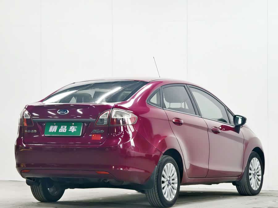 Ford Fiesta 2012 car image #6