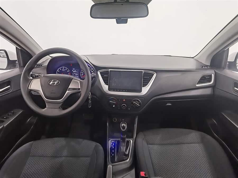 Hyundai Verna 2017 car image #6