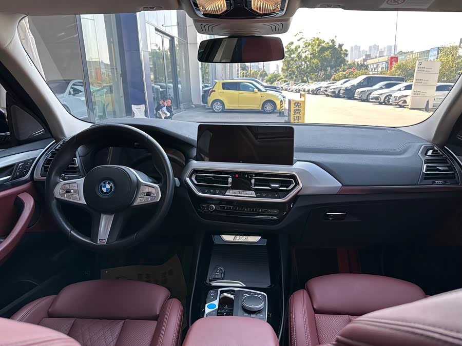 BMW iX3 2023 immagine di auto #6