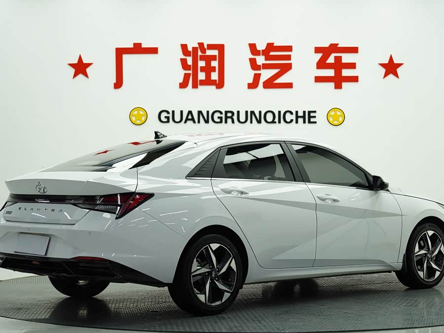 Hyundai Elantra 2022 immagine di auto #6