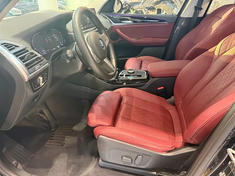 BMW iX3 2025 car image #6