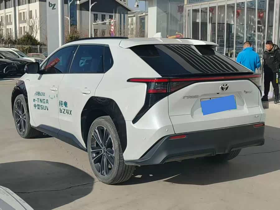 Toyota bZ4X 2022 immagine di auto #6