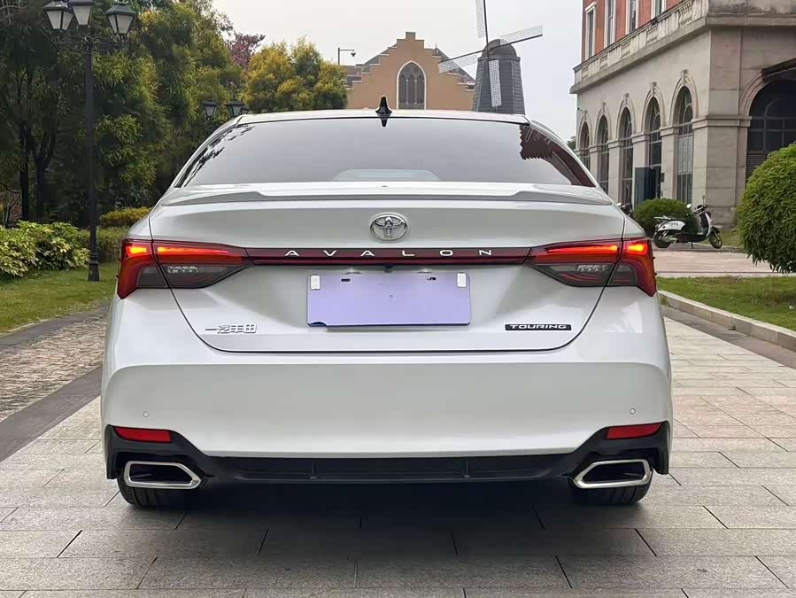 Toyota Avalon 2024 car image #6