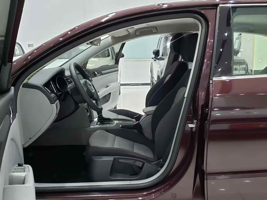 Skoda Superb 2012 imagen de coche #6