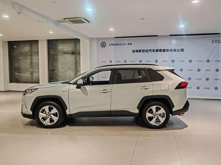 Toyota RAV4 2020 car image #6