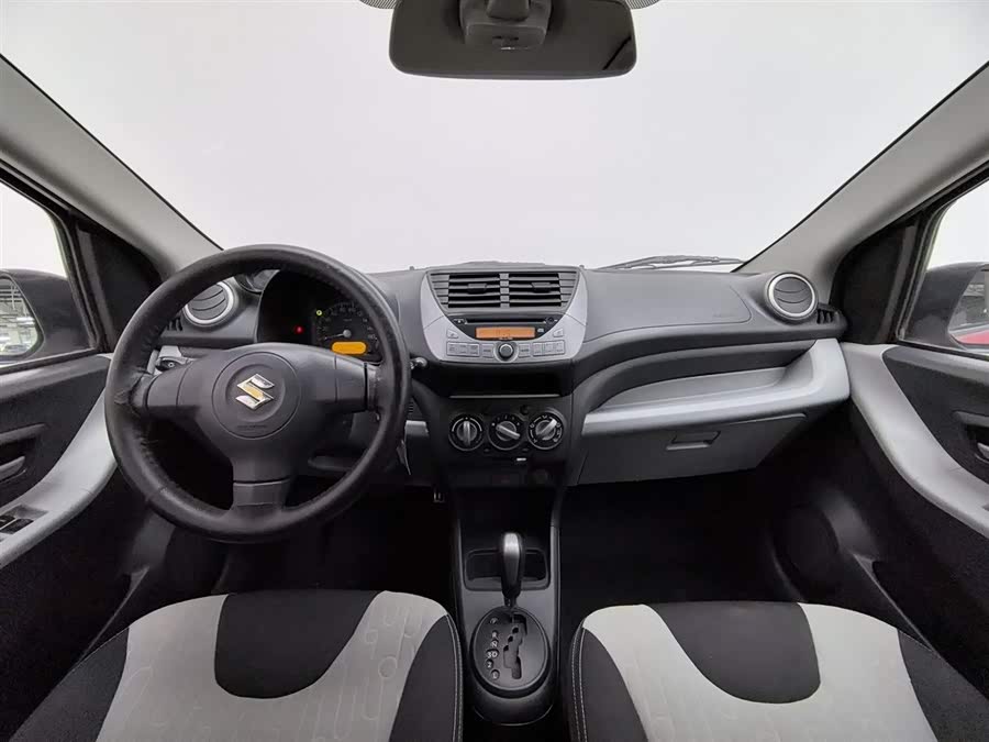 Suzuki 2012 car image #6