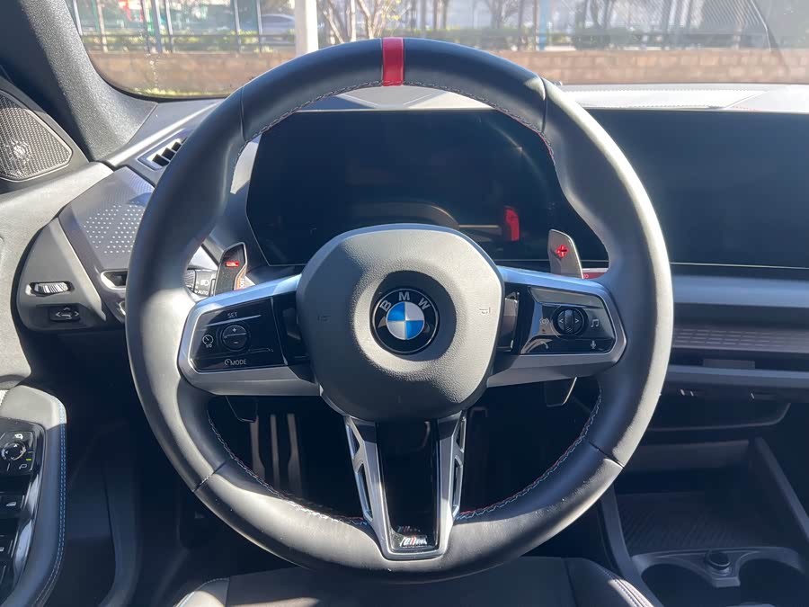 BMW M235L 2025 #6 BMW M235L 2025 car image #6