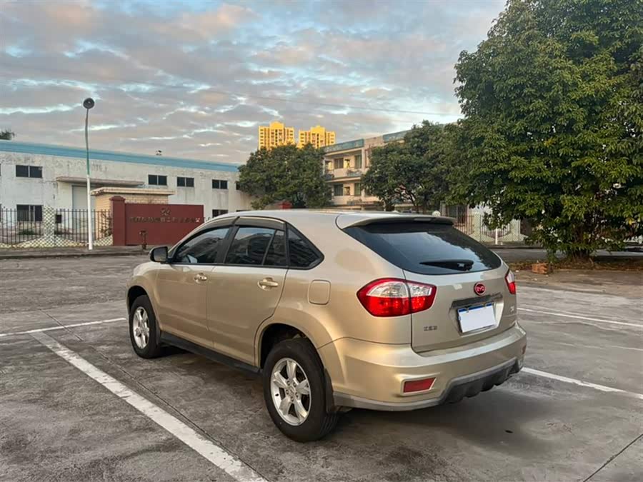 BYD S6 2014 изображение автомобиля #6