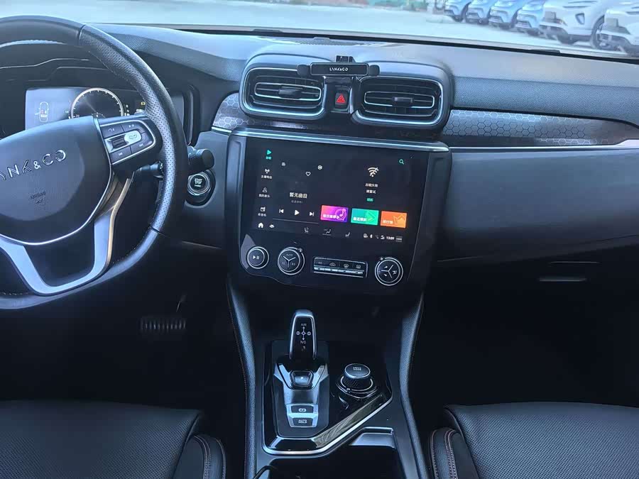 Lynk & Co 03 2019 car image #6