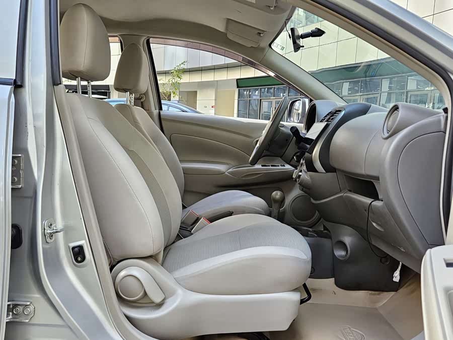 Nissan Sunny 2011 #6 Nissan Sunny 2011 car image #6