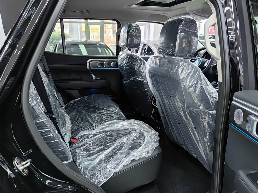 Tank 400 #6 Tank 400 car image #6