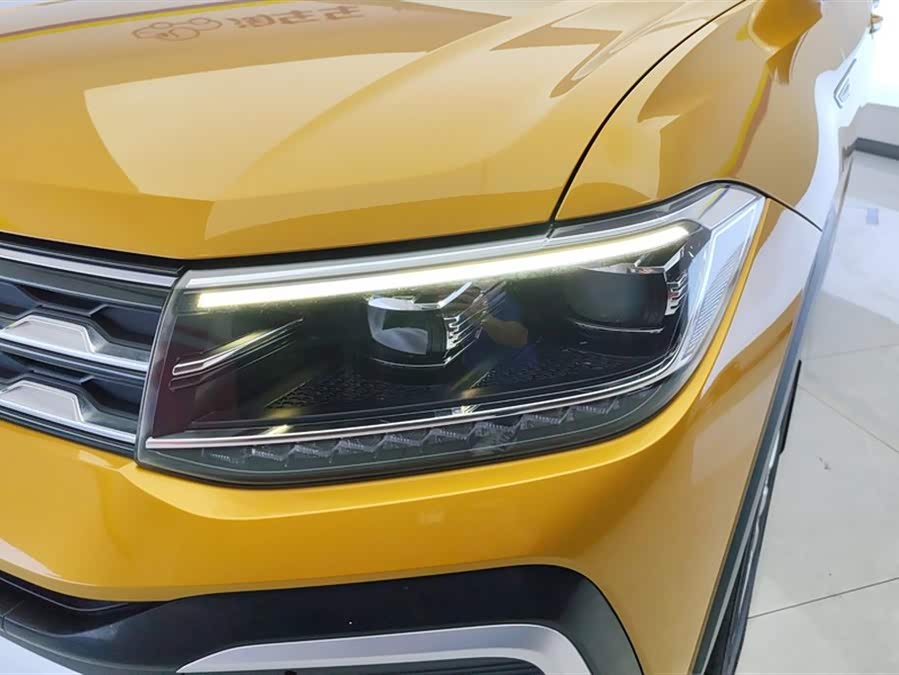 Volkswagen T-Cross 2019 car image #6