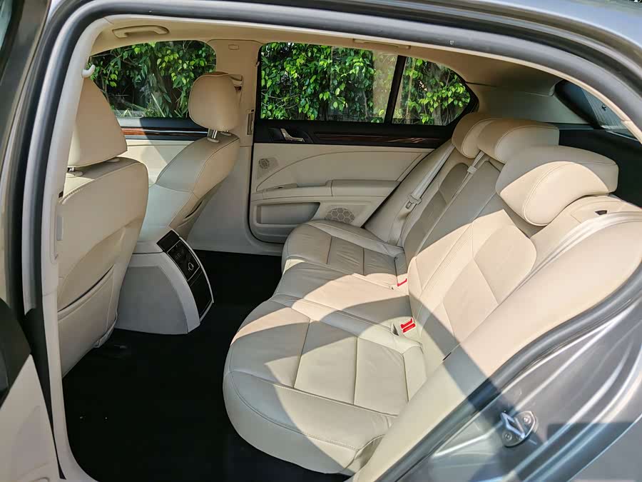 Skoda Superb 2014 car image #6