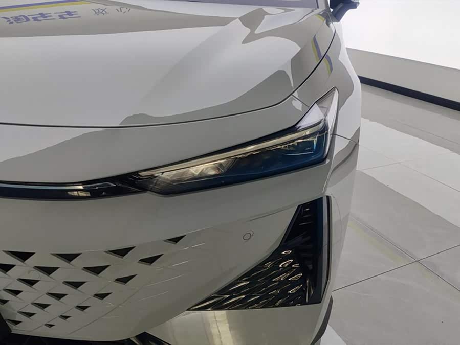 Changan UNI-V 2024 car image #6