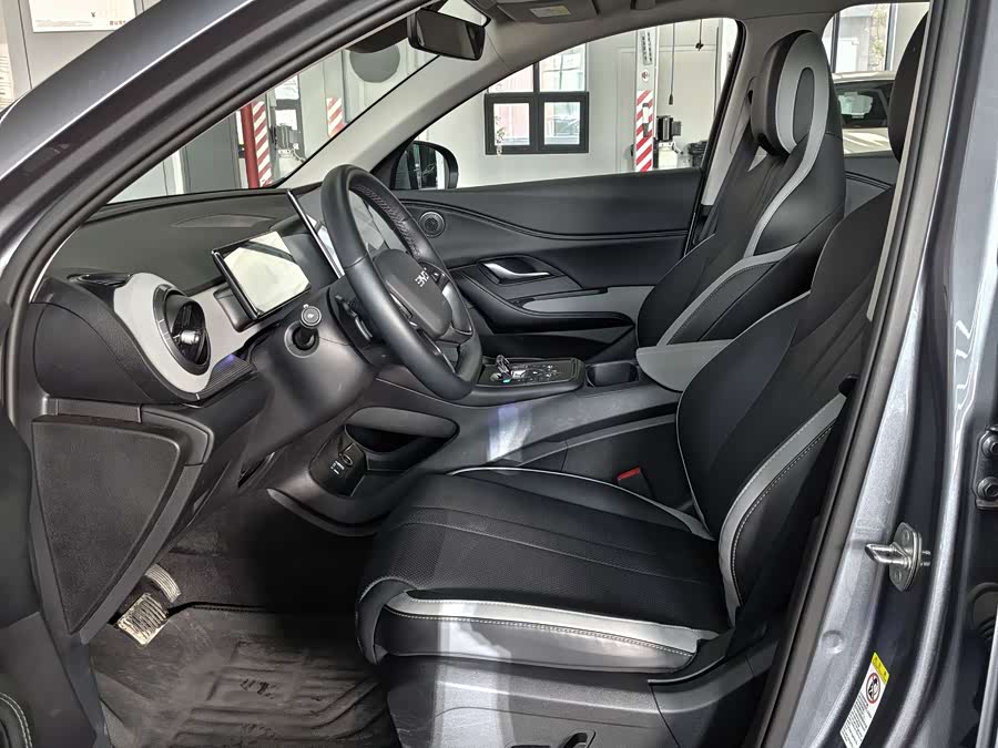 BYD Sea Lion 05 DM-i 2025 #6 BYD Sea Lion 05 DM-i 2025 car image #6