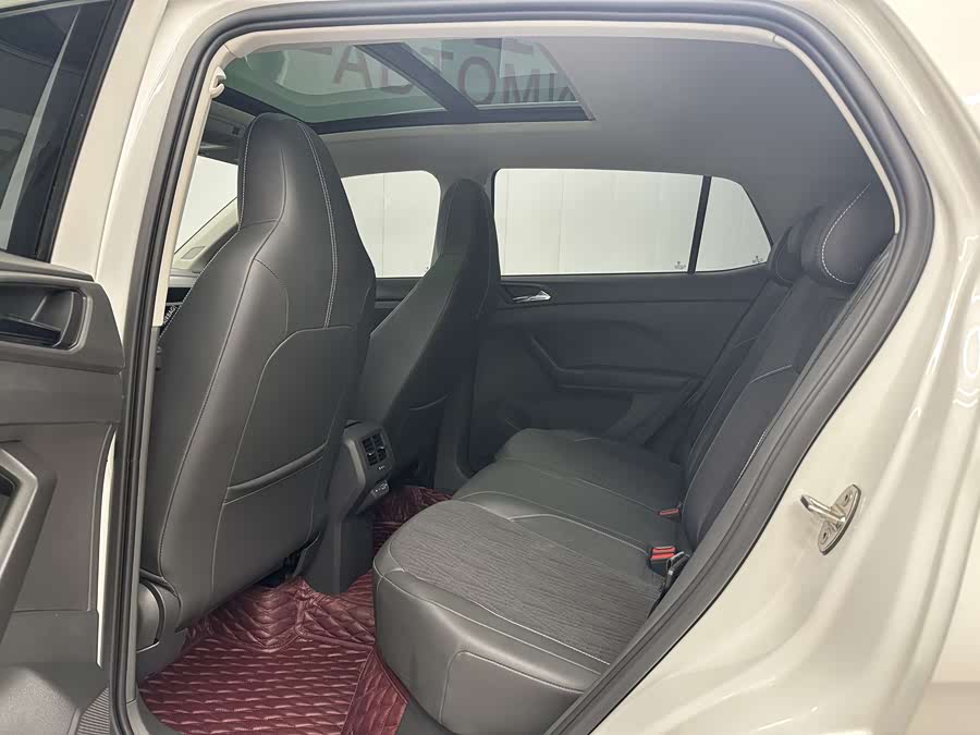 Volkswagen T-Cross 2021 car image #6