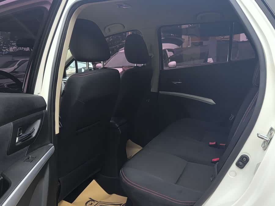 Suzuki S-Cross 2016 immagine di auto #6