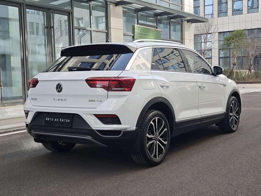 Volkswagen T-Roc 2022 car image #6