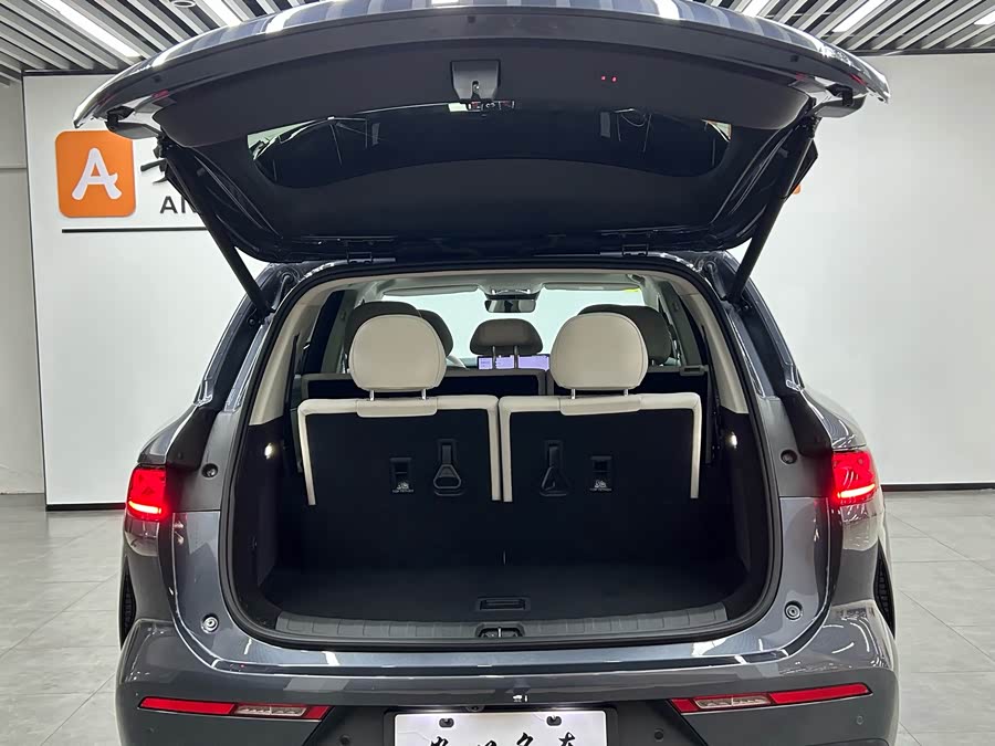 BYD Tang L 2025 صورة سيارة #6
