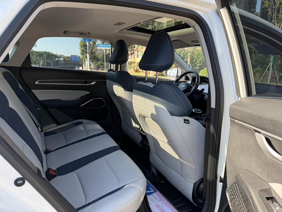 GEELY Emgrand 2022 car image #6
