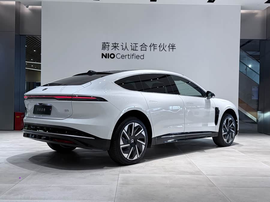 NIO ET9 2025 car image #6