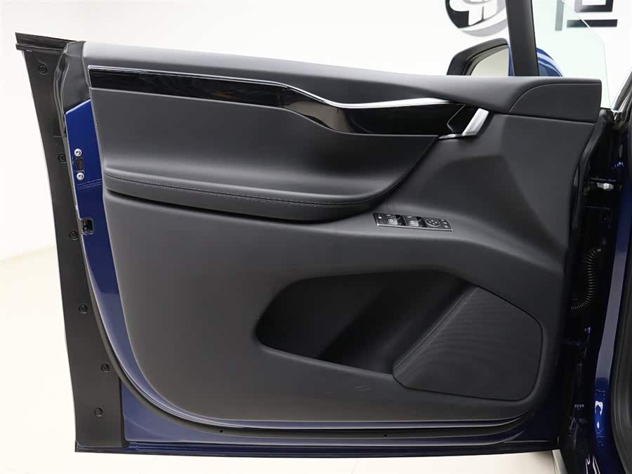 Tesla Model X 2017 car image #6