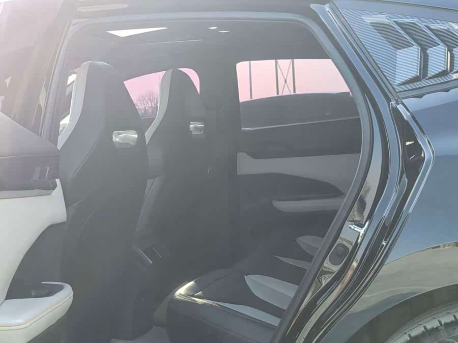 Changan UNI-V iDD 2024 car image #6