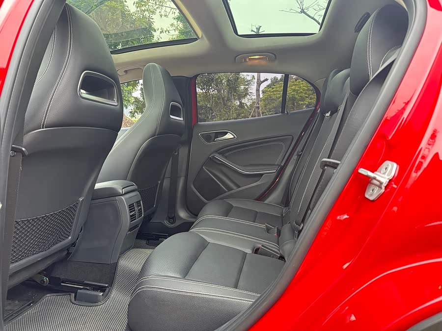 Mercedes-Benz GLA Class 2016 car image #6