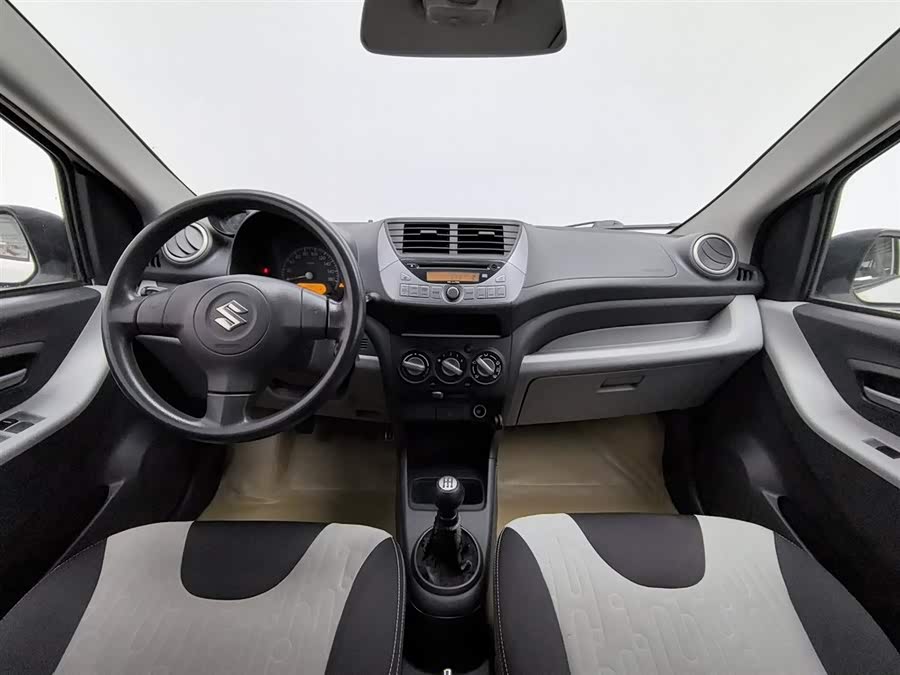 Suzuki 2013 car image #6