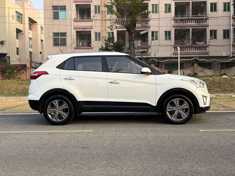 Hyundai ix25 2015 car image #6