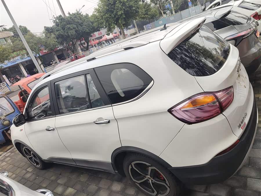 SWM X7 2017 #6 SWM X7 2017 immagine di auto #6