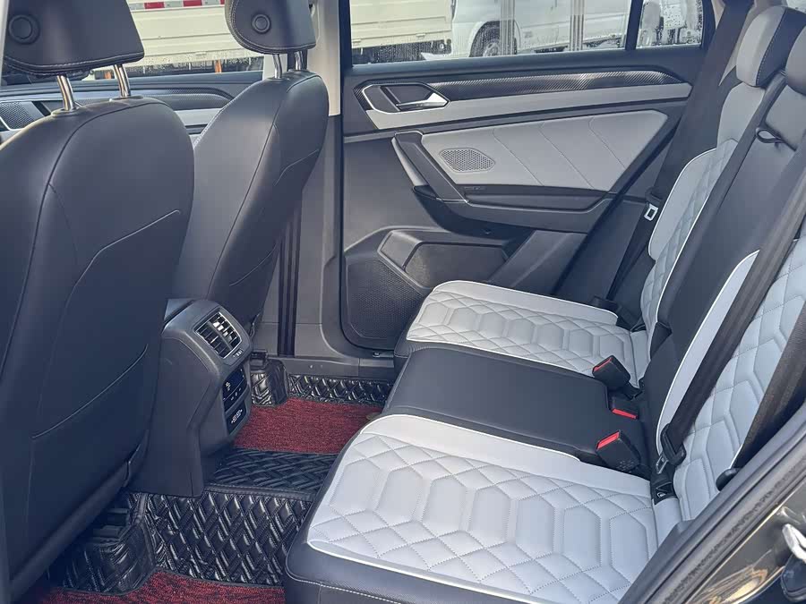 Volkswagen Tayron 2022 immagine di auto #6