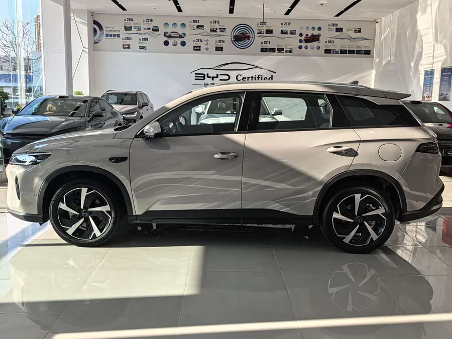 BYD Sea Lion 05 DM-i 2025 #6 BYD Sea Lion 05 DM-i 2025 car image #6