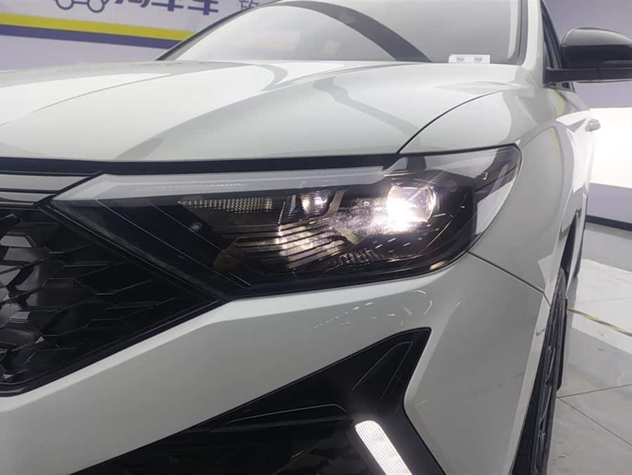 Jetta VS5 2024 car image #6