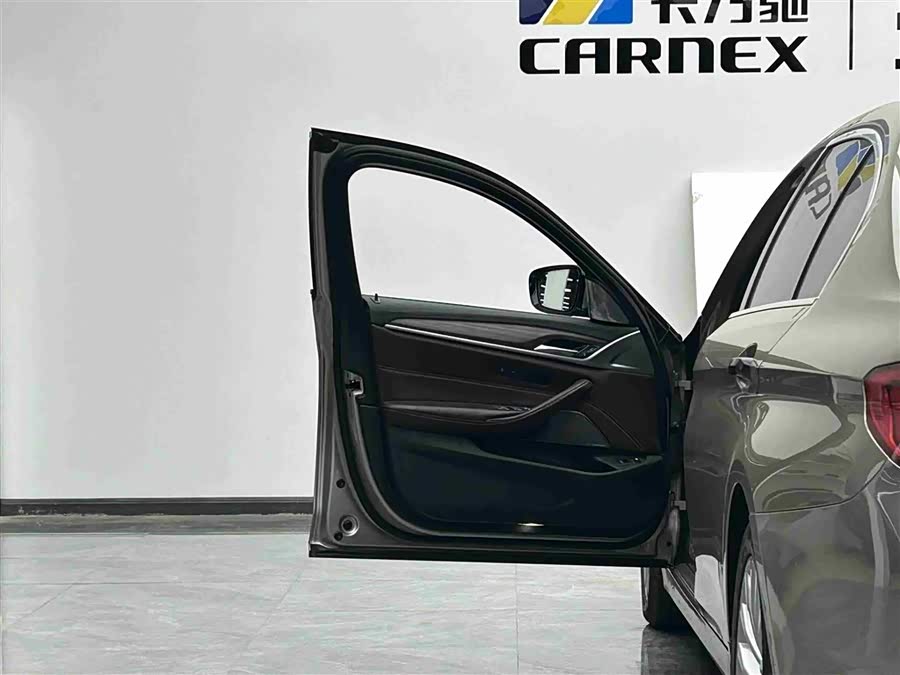 BMW 5 Series New Energy 2019 car image #6