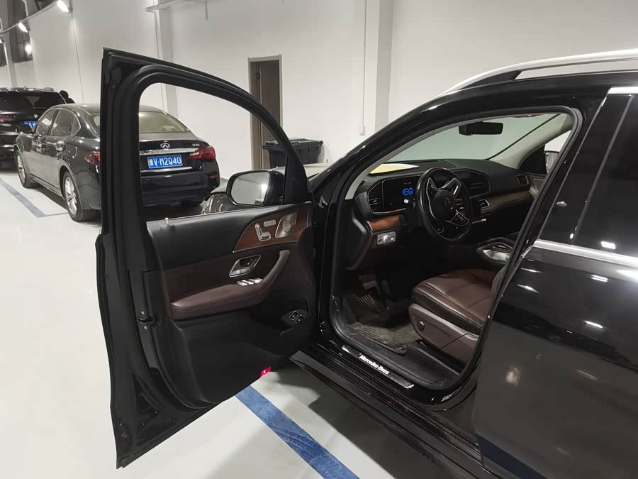 Mercedes-Benz GLE Class New Energy 2021 car image #6