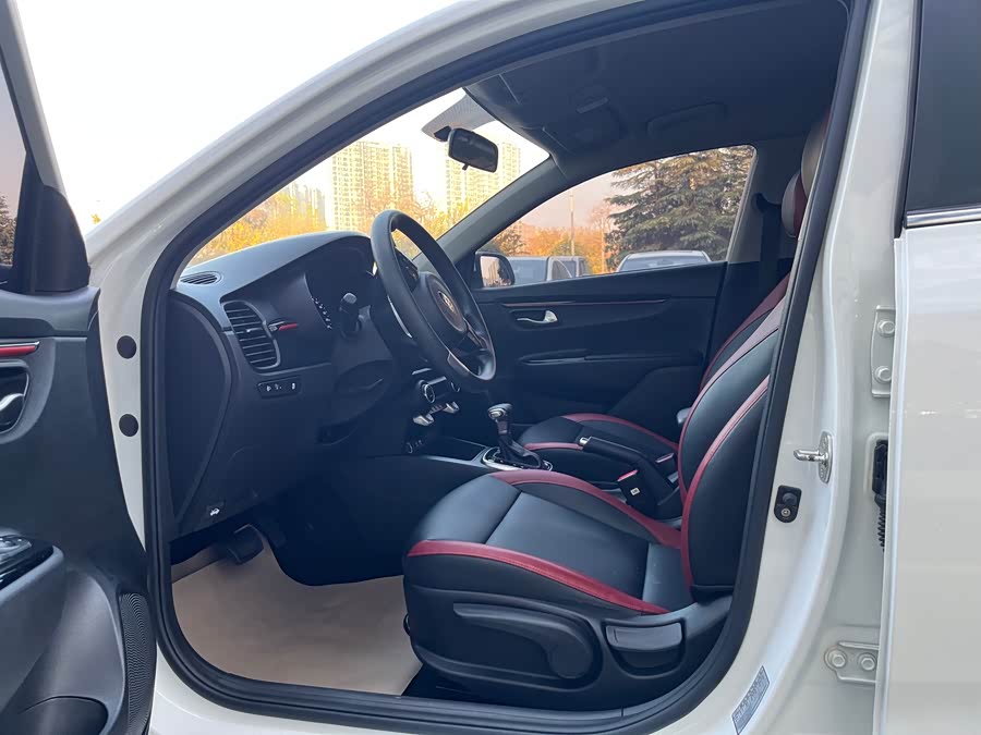 Kia Rio Cross 2017 car image #6