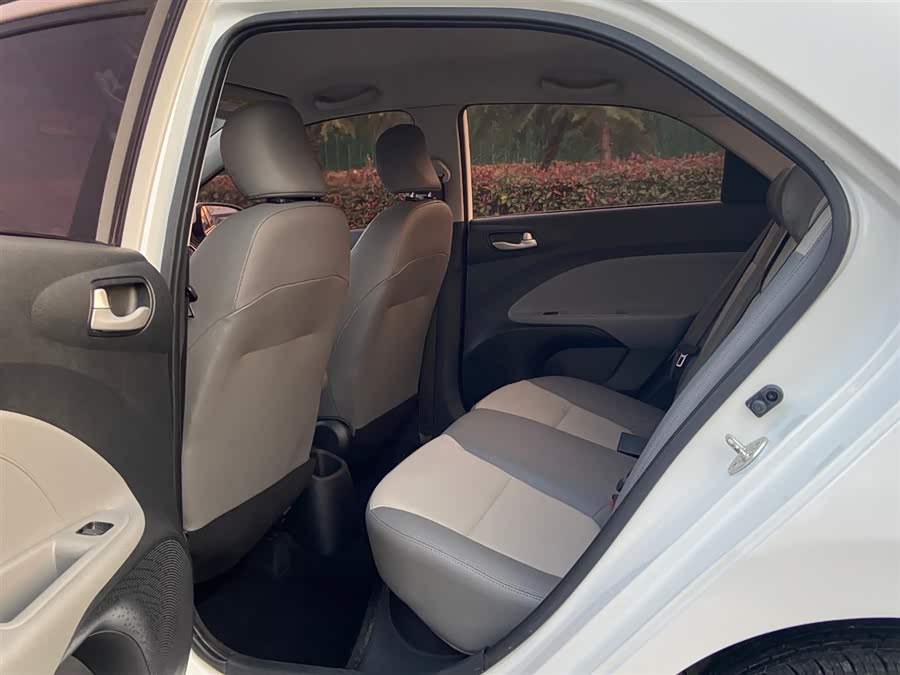 Kia Pegas 2017 image de voiture #6